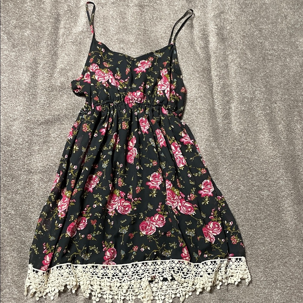 Streetwear Society Black and Pink Floral Midi Dress